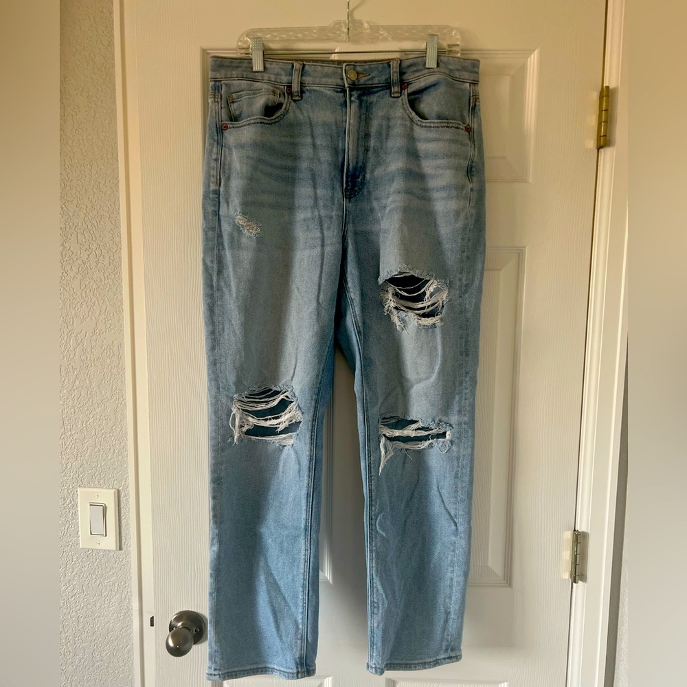 American Eagle Mom Straight Jeans - US Size 12 - like new